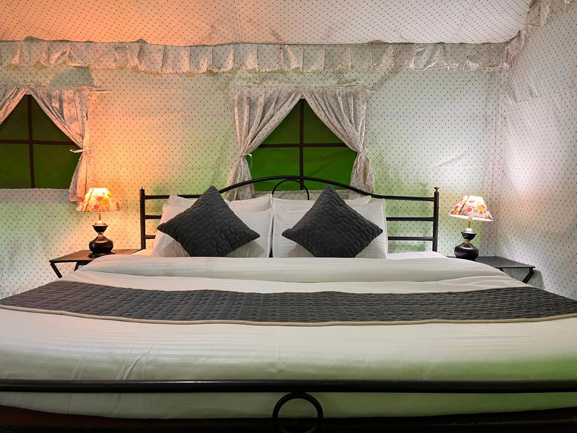 Himalayan Riverside Swiss Cottage Tents, Manali Exterior foto